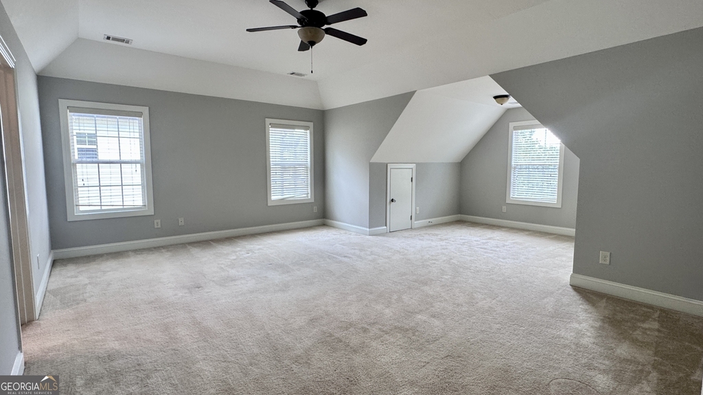 323 Evesham Avenue - Photo 5