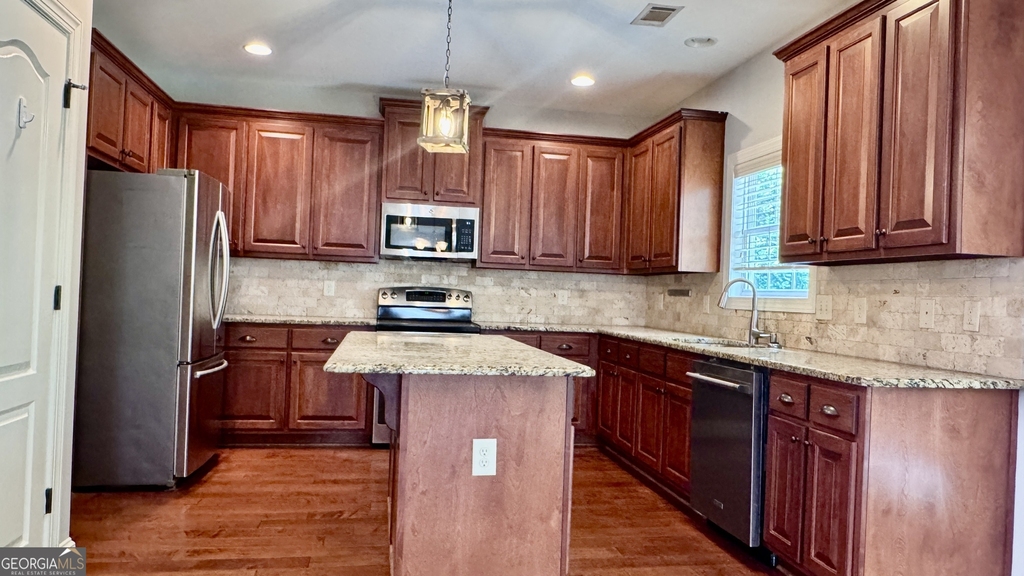 323 Evesham Avenue - Photo 3
