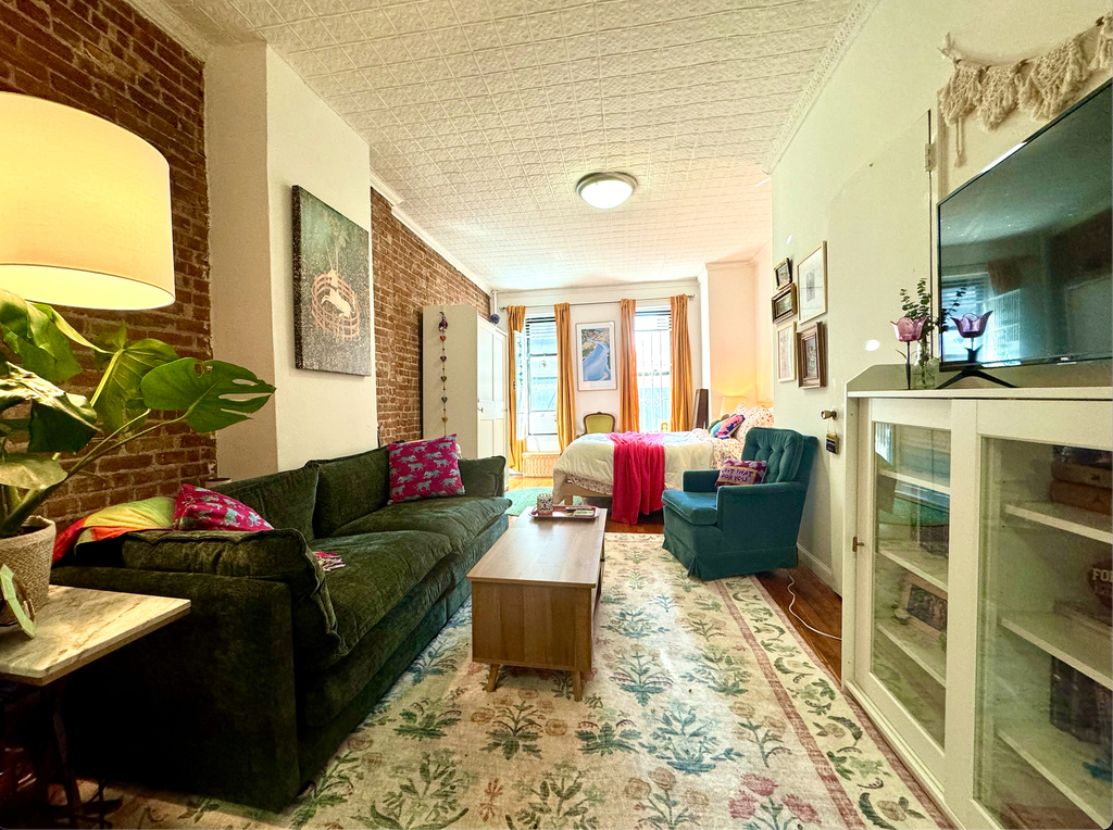 1748 1st Avenue - Photo 0