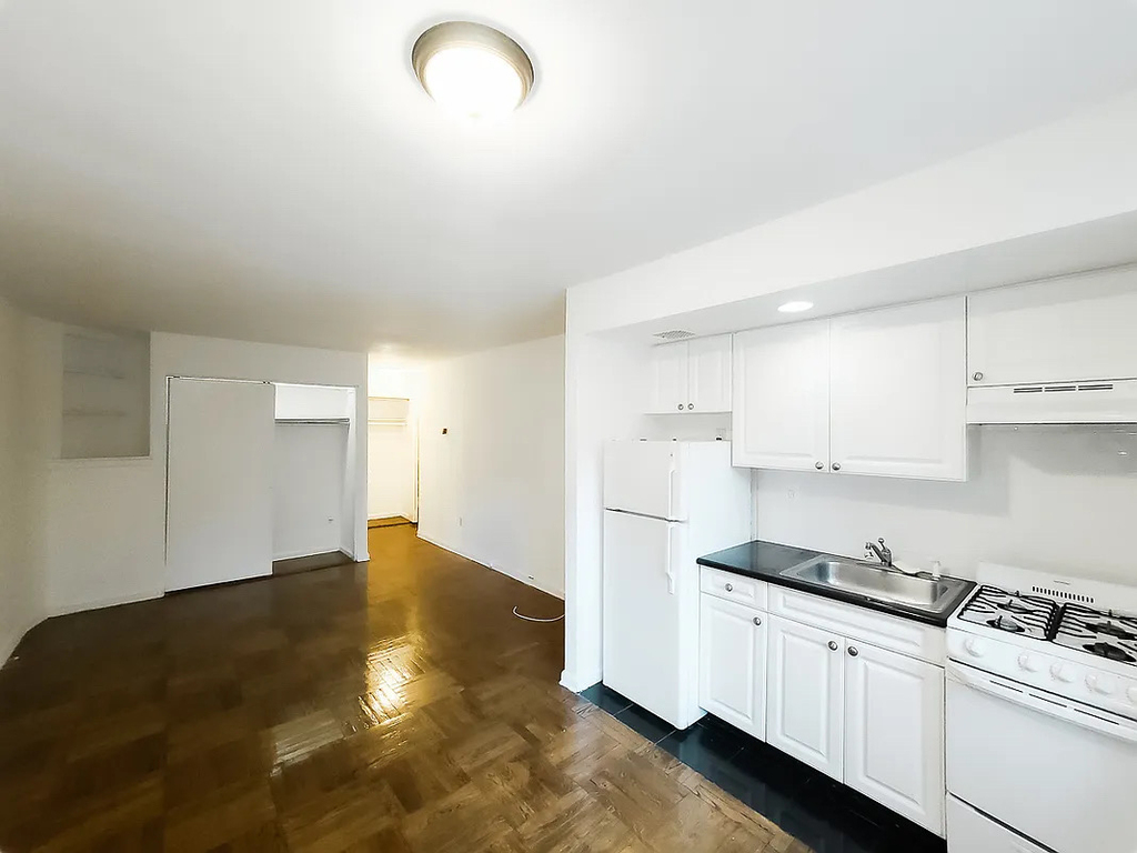 York Avenue/74th Street - Photo 1
