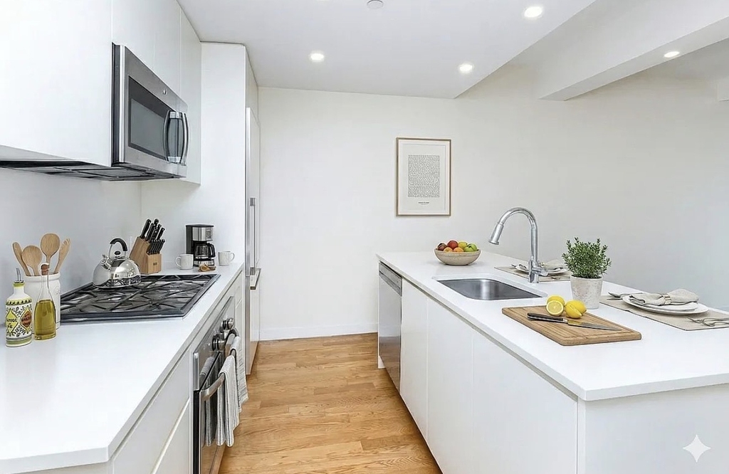 90 William Street - Photo 0
