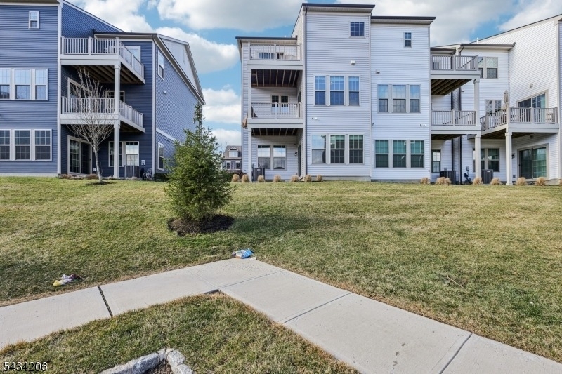 21 Dahlia Dr - Photo 1