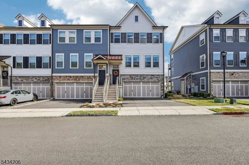 21 Dahlia Dr - Photo 0