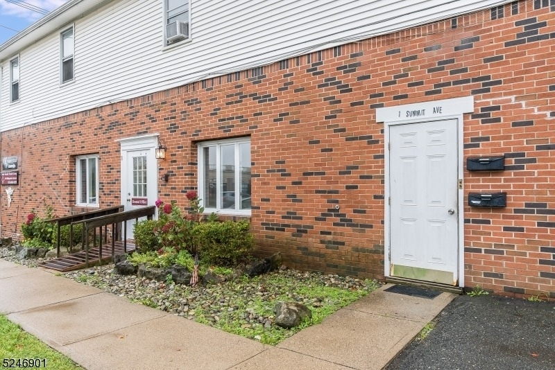 104 Ridgedale Ave - Photo 0