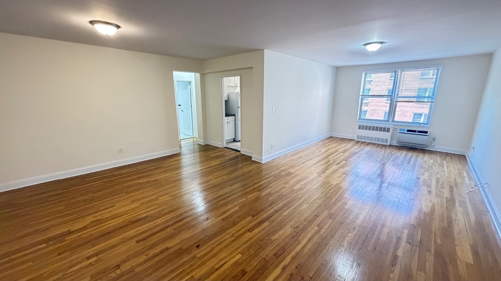 79-25 150th Street - Photo 3