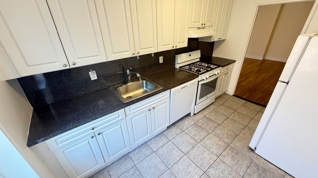 79-25 150th Street - Photo 10