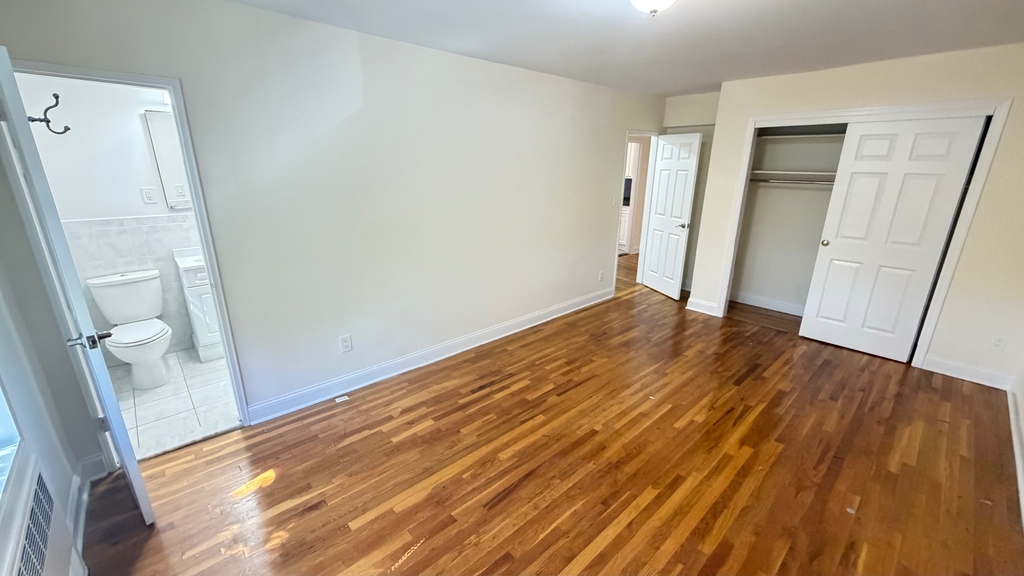 79-25 150th Street - Photo 15
