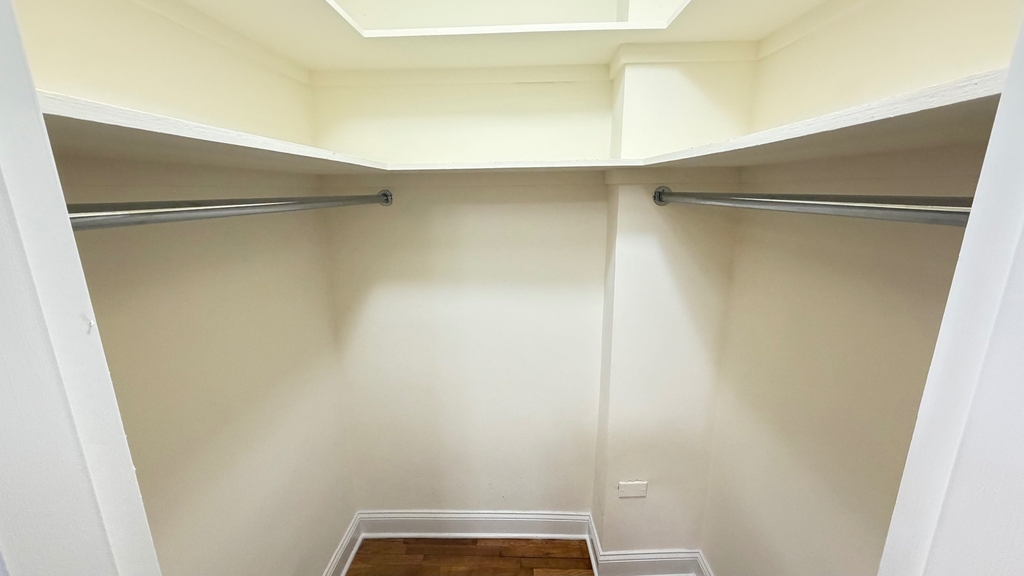 79-25 150th Street - Photo 2
