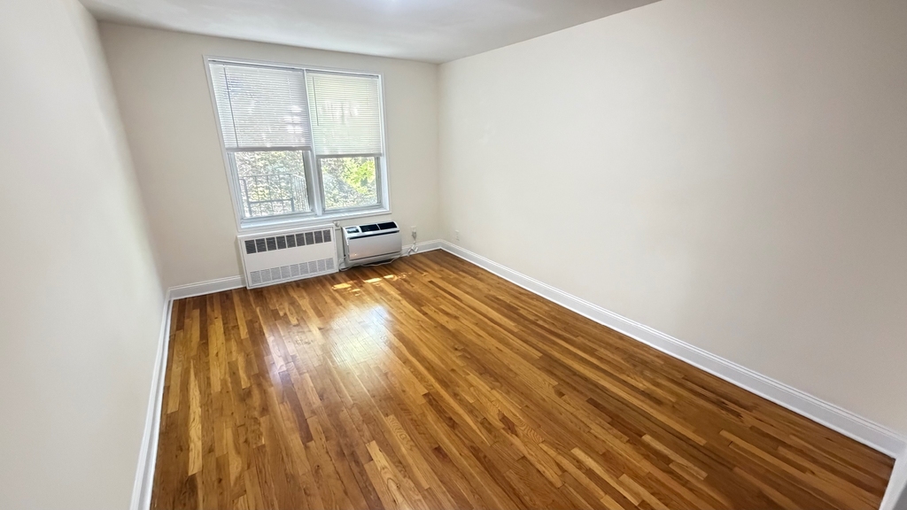 79-25 150th Street - Photo 18