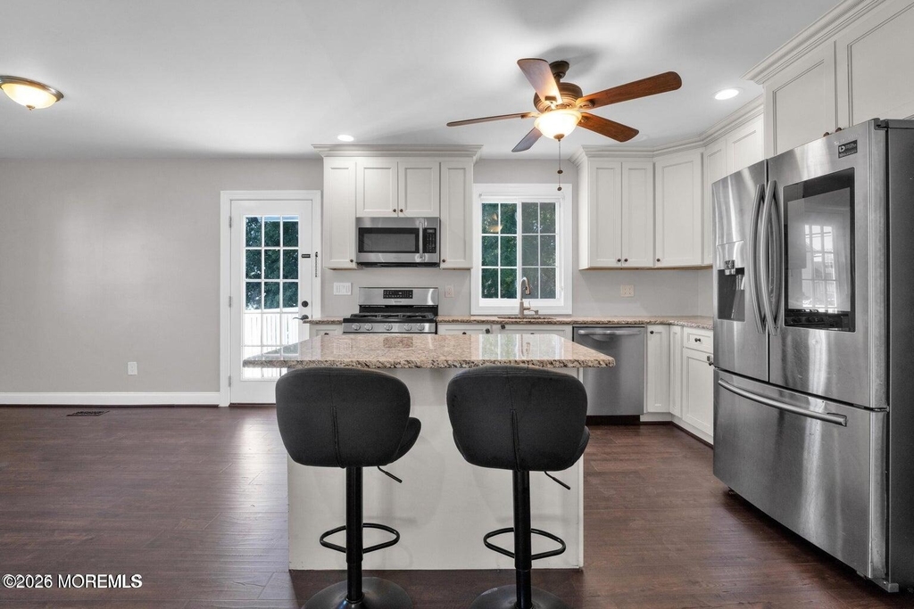 401 Spruce Street - Photo 9