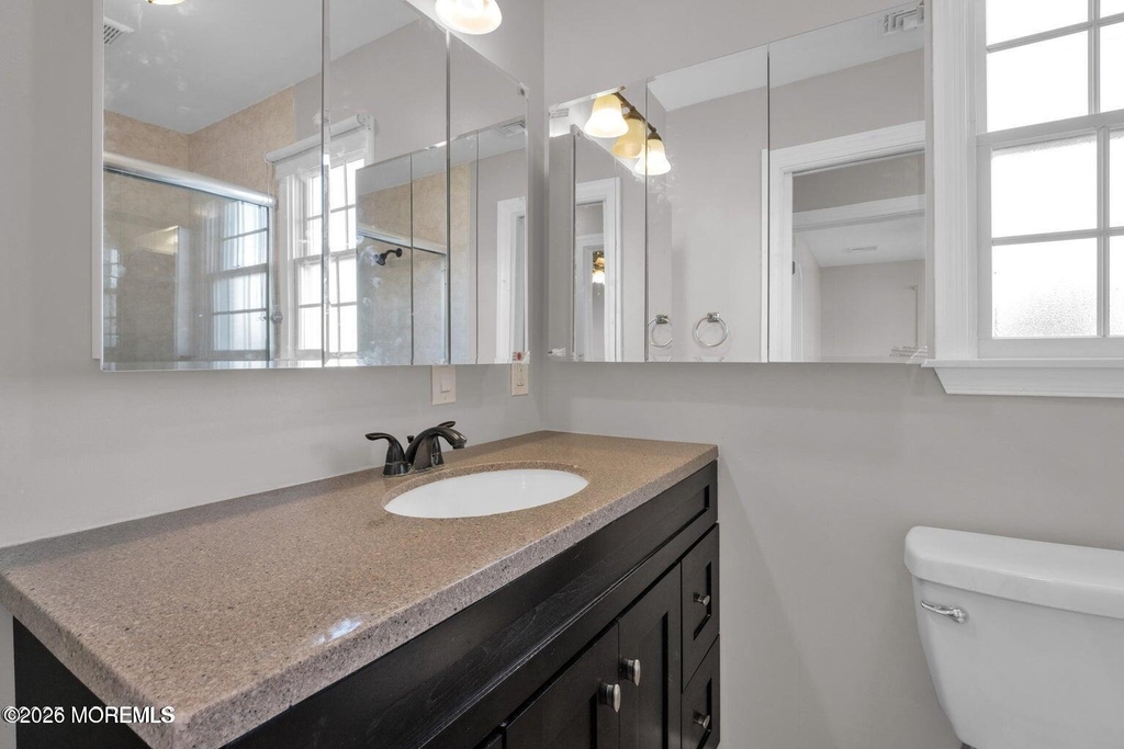 401 Spruce Street - Photo 12
