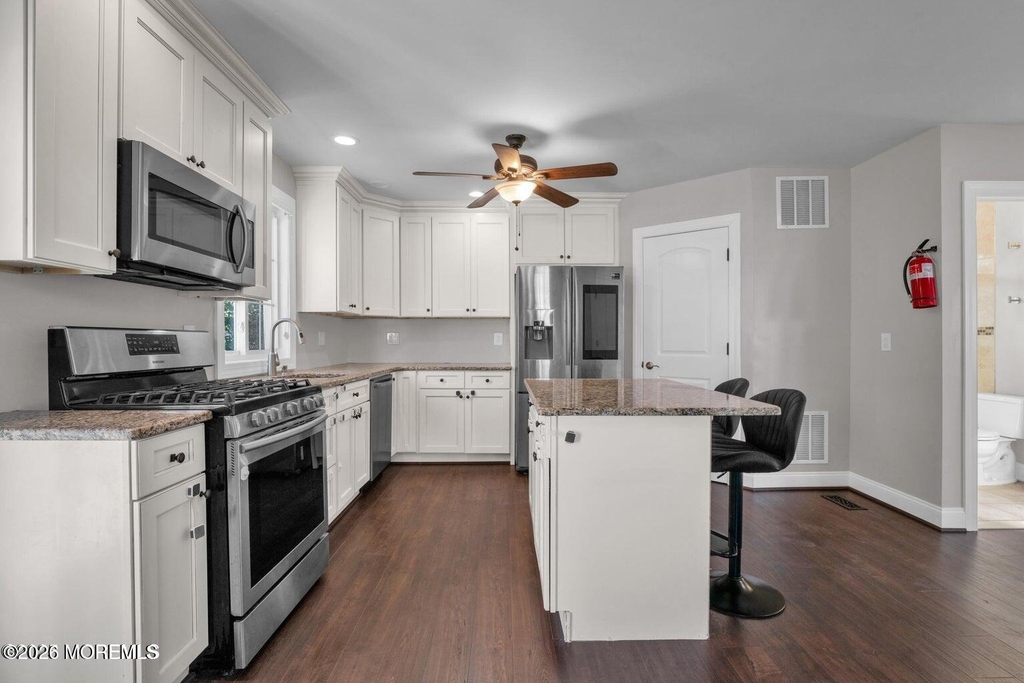401 Spruce Street - Photo 7