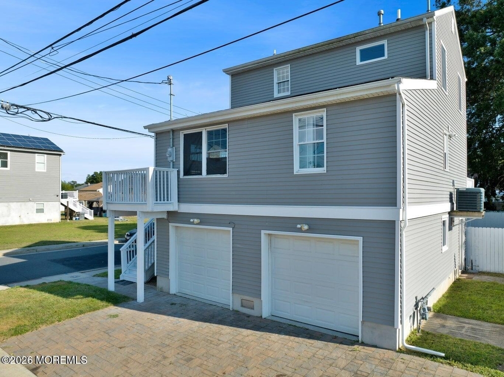 401 Spruce Street - Photo 1