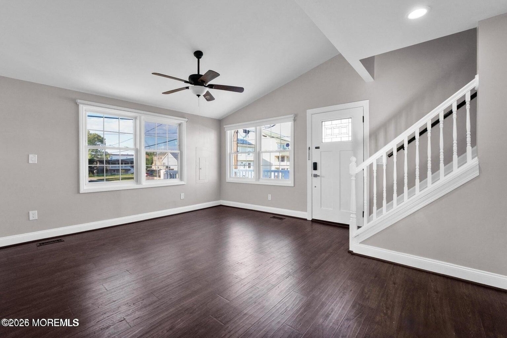 401 Spruce Street - Photo 4