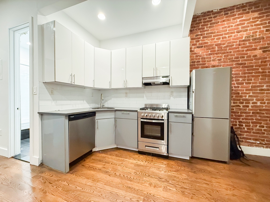 1047 Bedford Avenue - Photo 11