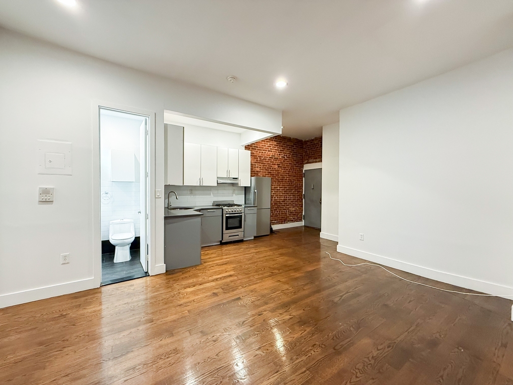 1047 Bedford Avenue - Photo 4