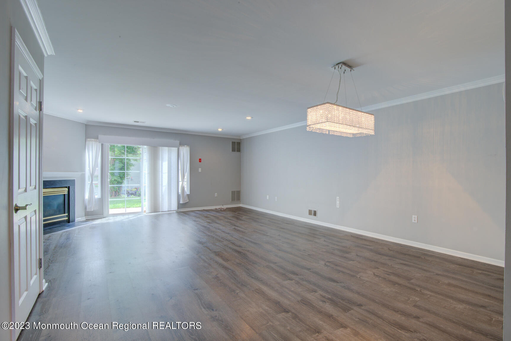 16 Gloucester Court - Photo 8