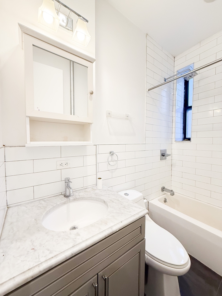 Eastern Parkway - Photo 12