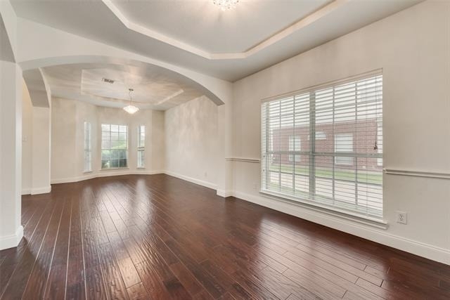 214 Sherwood Drive - Photo 1