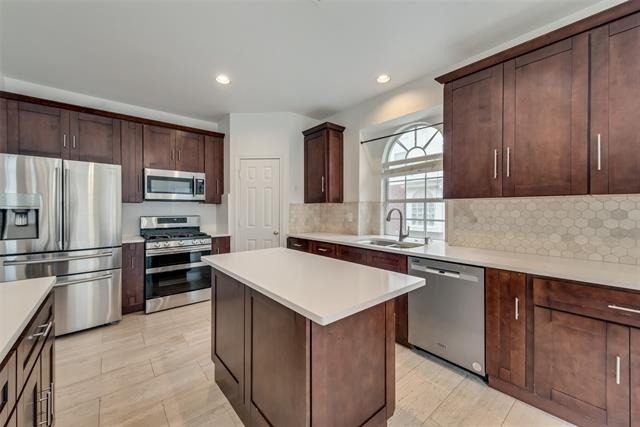 214 Sherwood Drive - Photo 4