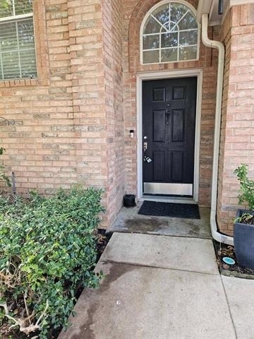 611 Ashbrook Court - Photo 1