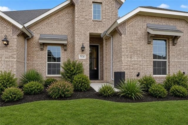 1636 Hydrangea Lane - Photo 3
