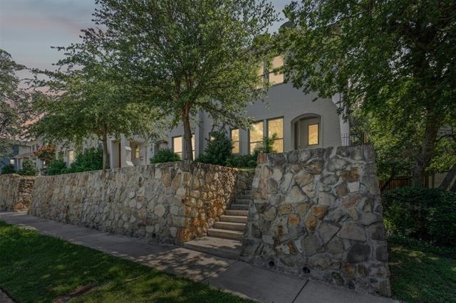 2611 Mccart Avenue - Photo 28