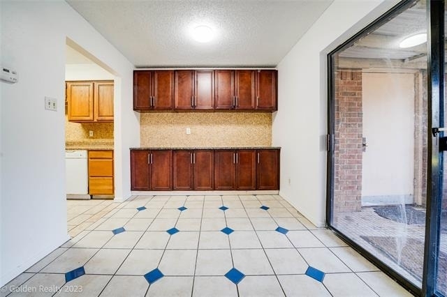 4009 Garland Avenue N - Photo 7