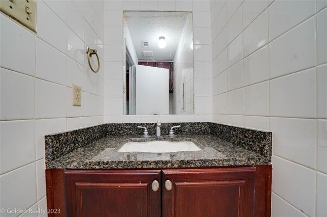 4009 Garland Avenue N - Photo 8