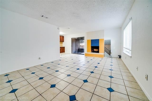 4009 Garland Avenue N - Photo 2