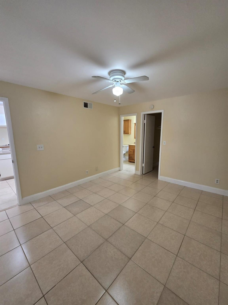 8775 Nw 39th Street - Photo 10