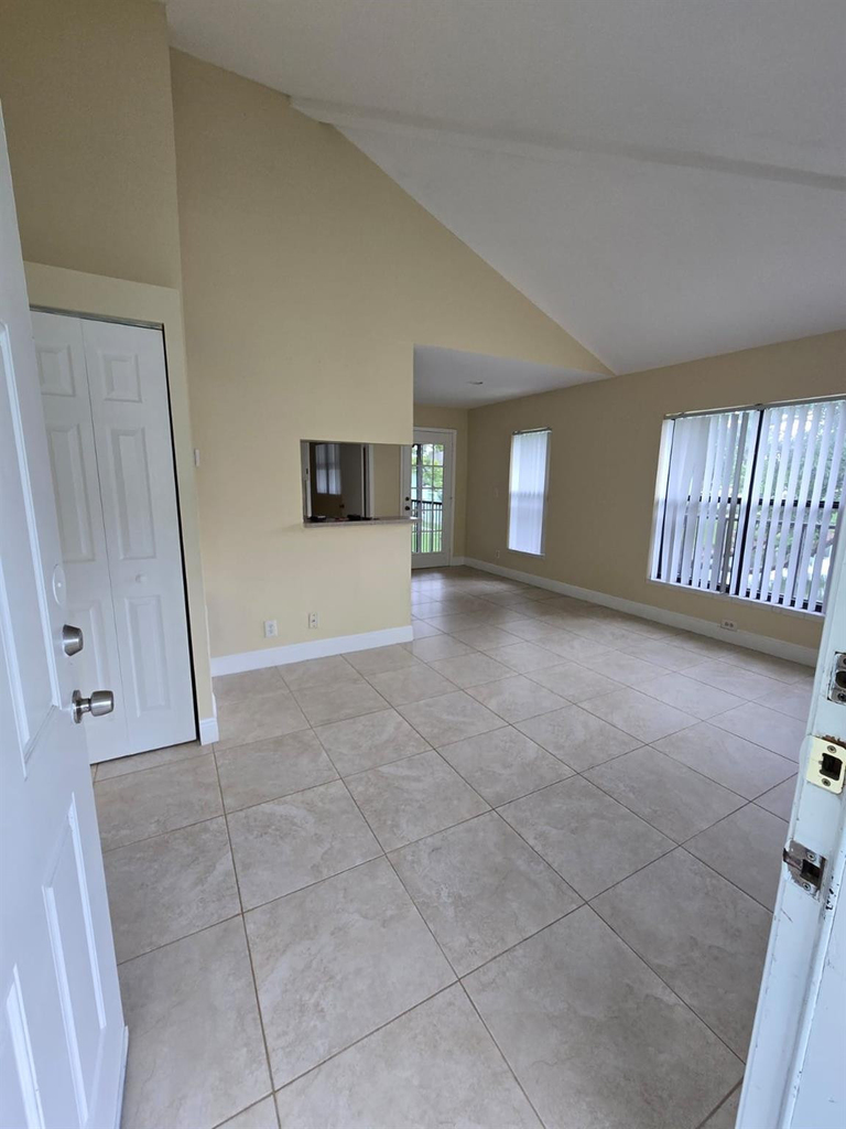 8775 Nw 39th Street - Photo 15