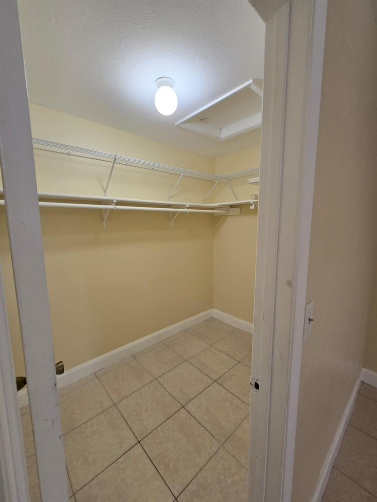 8775 Nw 39th Street - Photo 9