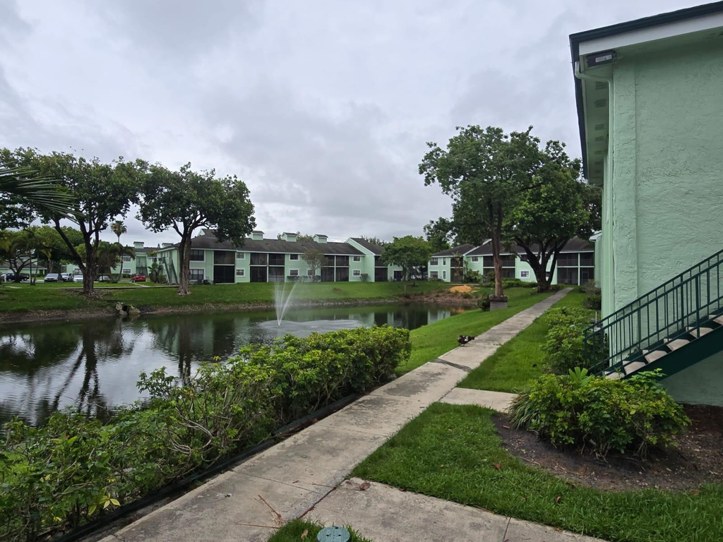8775 Nw 39th Street - Photo 18