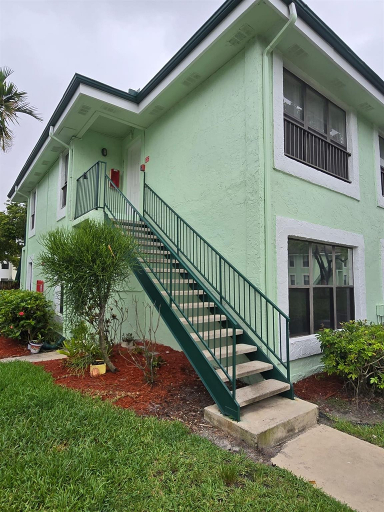 8775 Nw 39th Street - Photo 1