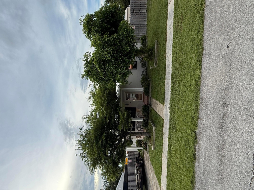 817 Elm Road - Photo 6