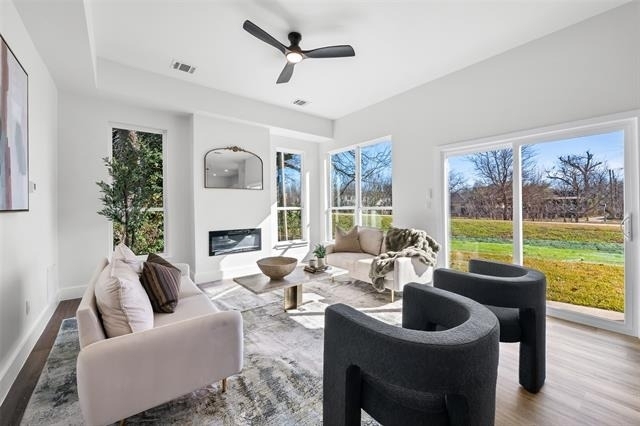 314 S Glasgow Drive - Photo 1