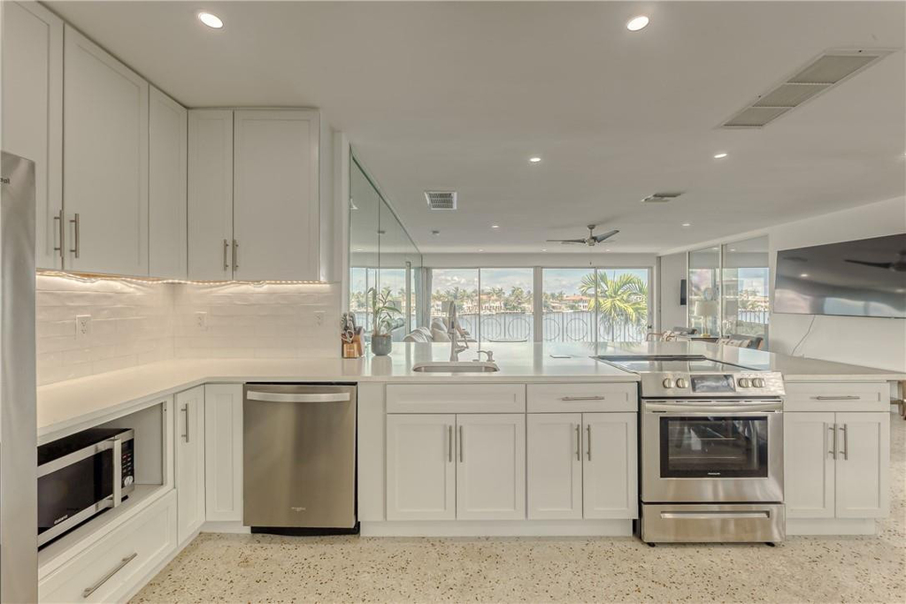 2717 Yacht Club Boulevard - Photo 18