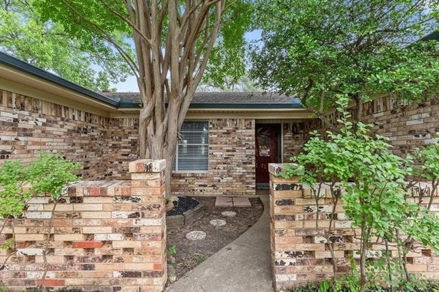 105 Wisteria Court - Photo 1