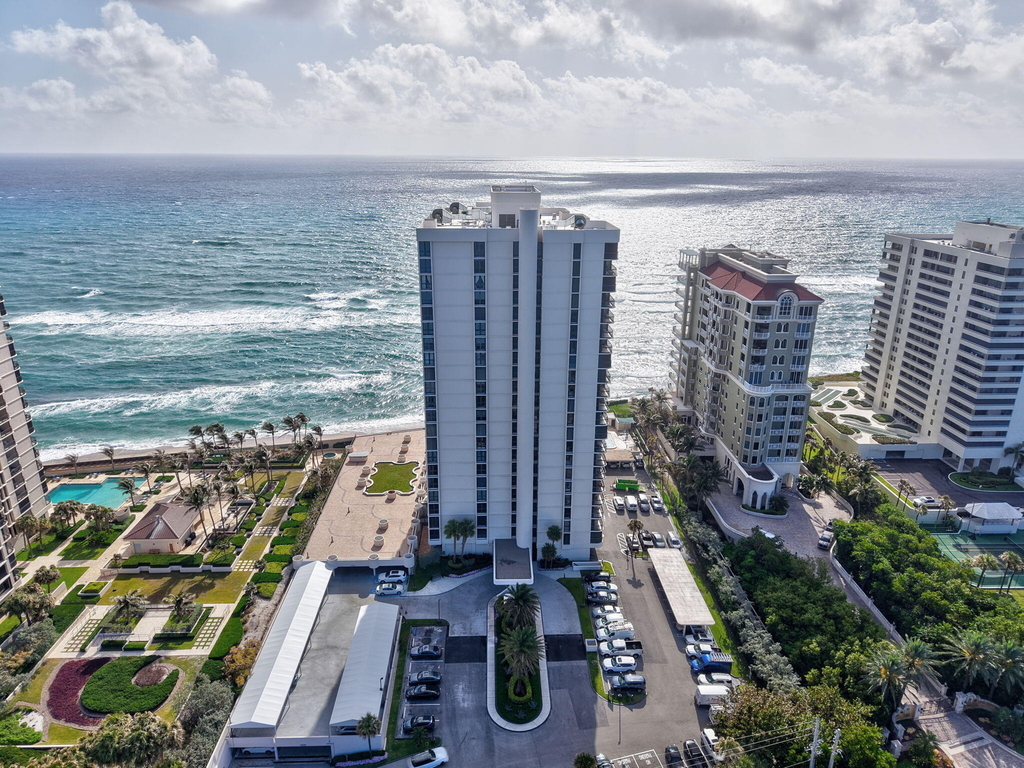 5380 N Ocean Drive - Photo 0