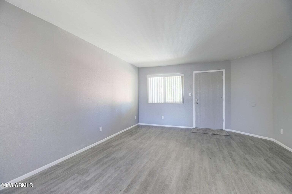 2220 W Dora Street - Photo 2