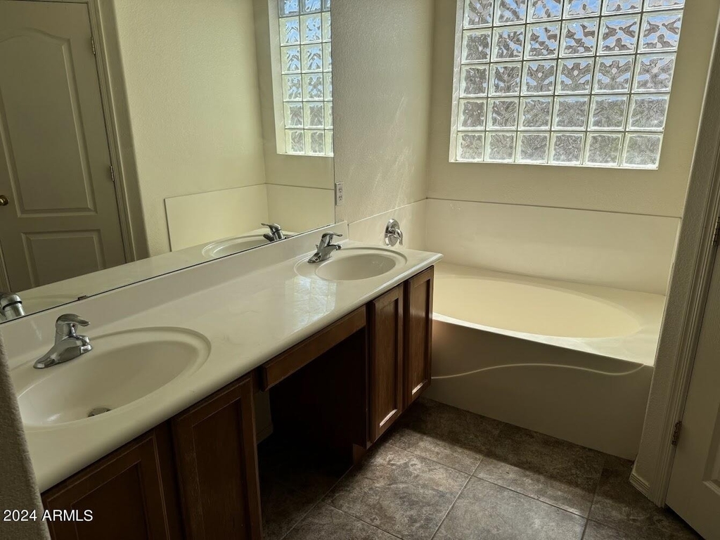 9401 W Berkeley Road - Photo 19