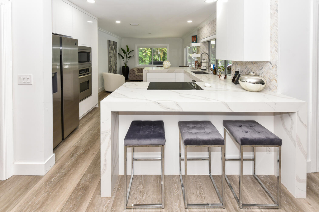 880 Hickory Terrace - Photo 5