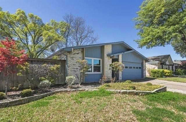 1637 Dell Oak Drive - Photo 0