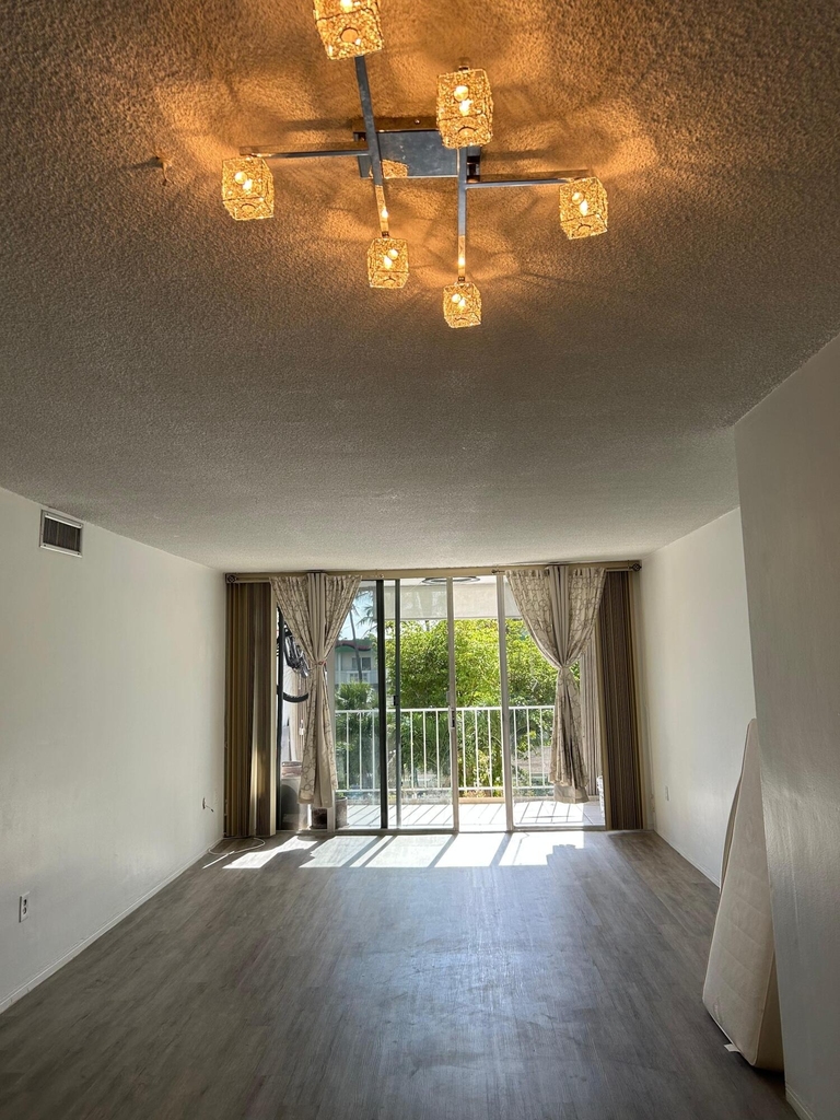 1865 79th St Causeway - Photo 3
