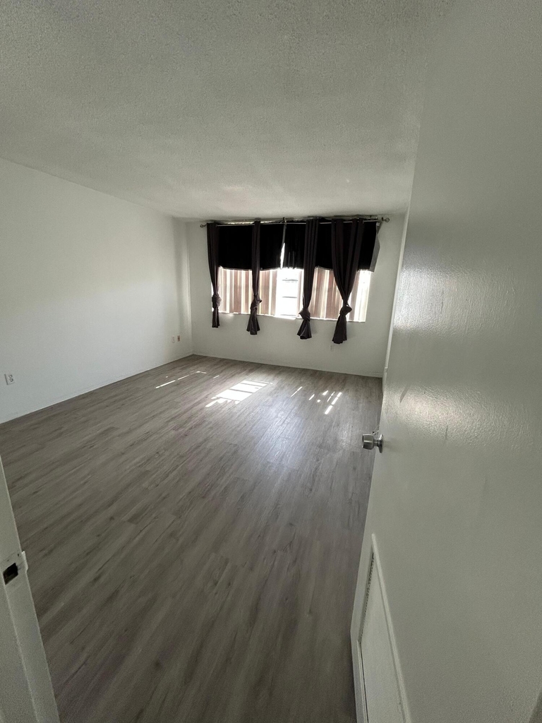 1865 79th St Causeway - Photo 4