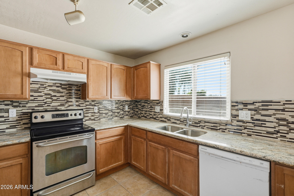 21939 W Cocopah Street - Photo 10