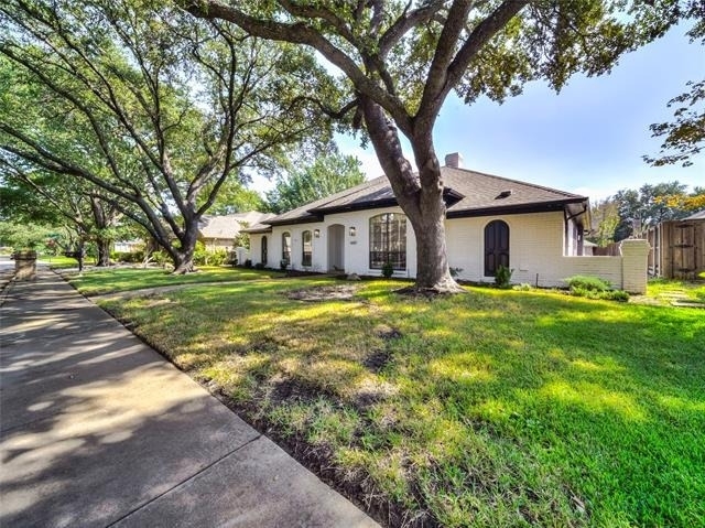 6650 Lovington Drive - Photo 1