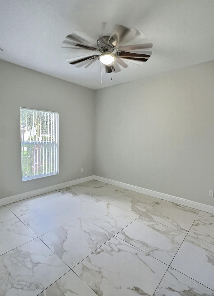 413 Martin Avenue - Photo 8