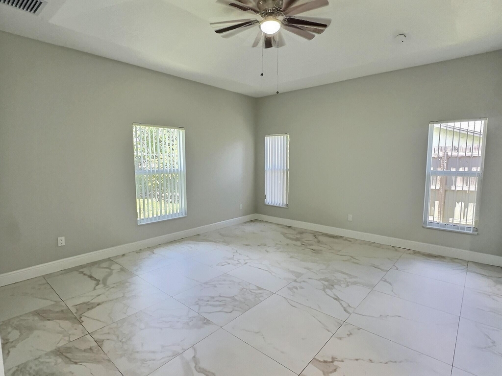 413 Martin Avenue - Photo 13